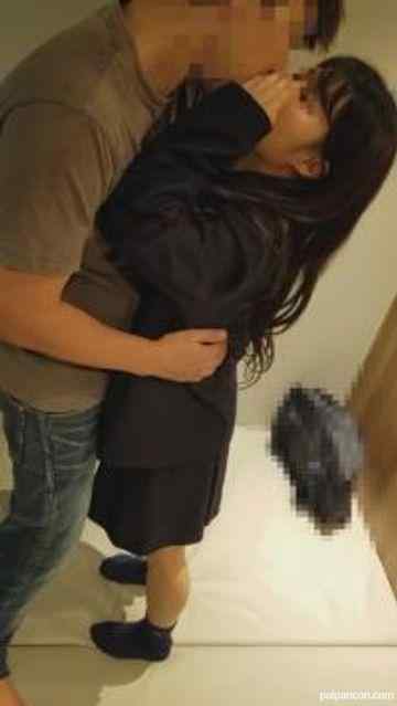 FC2-PPV-1613165 - 【個撮】県立普通科①140㎝天使のお顔に大量精子。憧れの都会で遊んだ後に二人のおじさん弄ばれ生挿入される。