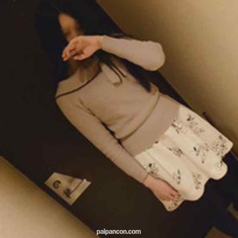 FC2-PPV-1683388 - 【個人撮影】デパートの美人受付嬢が仕事激減、生活費稼ぐため必死の円光！【中出し】 cover.jpg