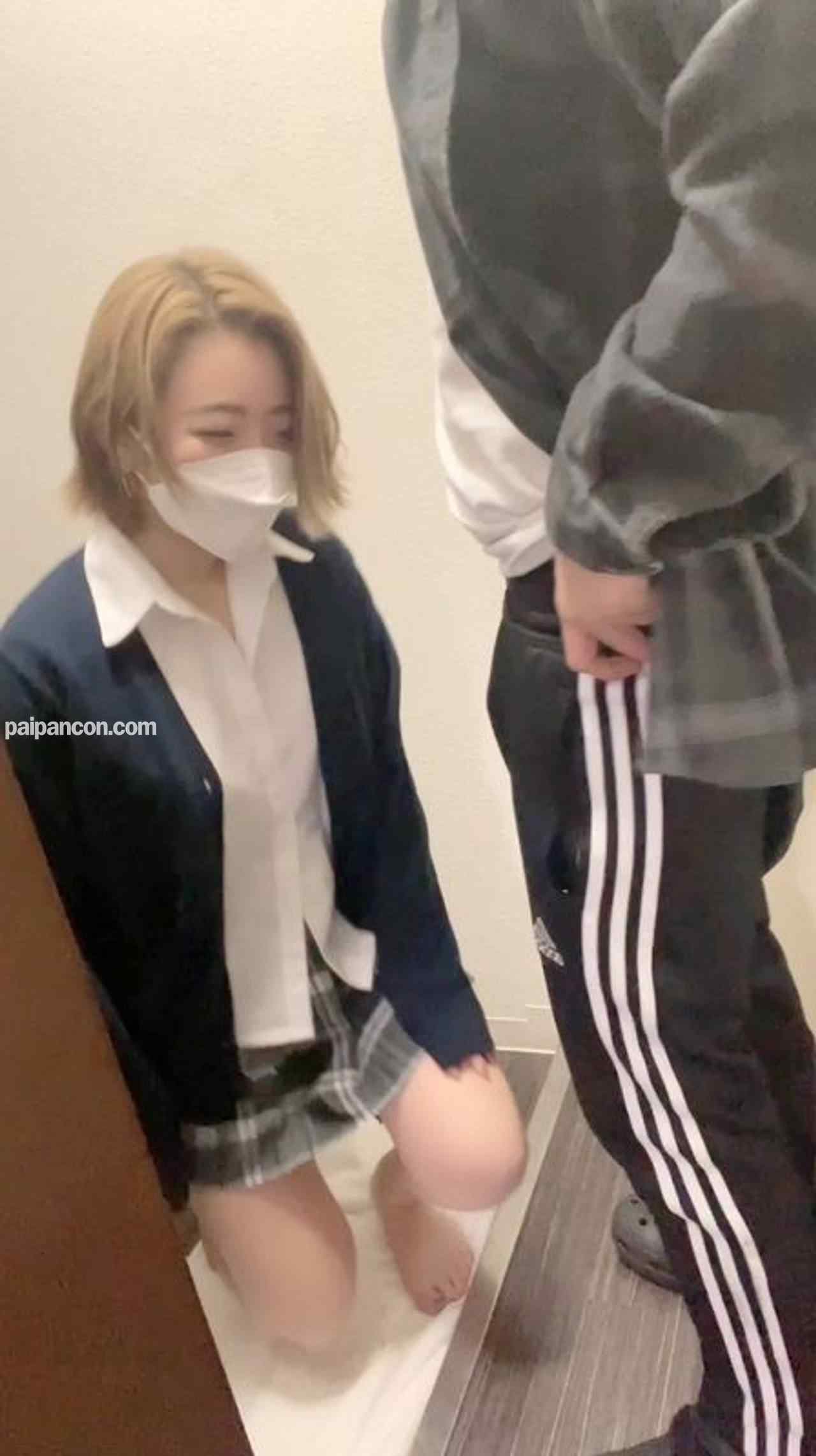 FC2-PPV-2753906 - ＜おすすめ＞制服ギャルに玄関でフェラさせた後、タイヤ置き場に移動しハメまくったwww thumbnail_0.jpg