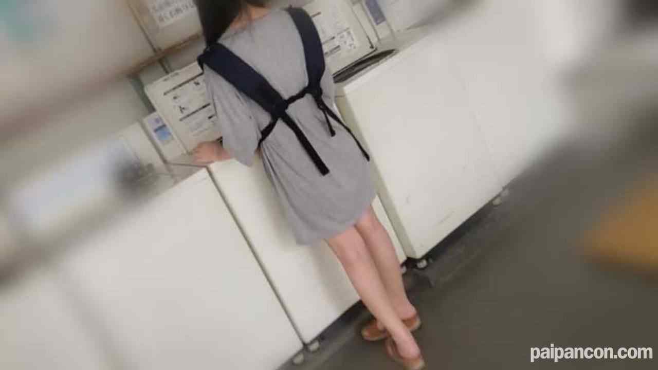 FC2-PPV-3083428 - 【個人】ワンルーム暮らしの美人若妻　イキすぎ子連れ巨乳は普段からこの場所で子供を眺めながら誰かを連れ込み、生計を立てる。約束破って中出しで利息回収。