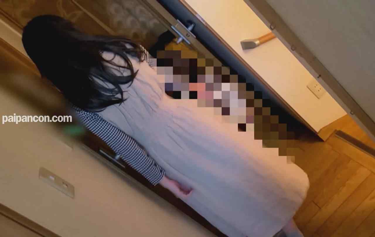 FC2-PPV-3237348 - 【個人】自宅で娘さんを寝かしつけて、、、旦那以外の経験がないHカップ妻は娘を起こさぬよう声を抑える。