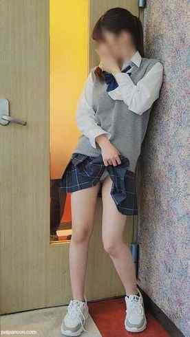 FC2-PPV-3670101 - 華奢で美乳なポニテ女子・カラオケでパンツ脱がせてくぱぁ我慢できず中に･･･