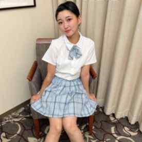 FC2-PPV-4406627 - 純真無垢で人懐っこい性格な制服っこ。思春期で育ち盛りの細身で綺麗なスレンダーな身体、締まりの良いキツマンコからは大量潮吹き。