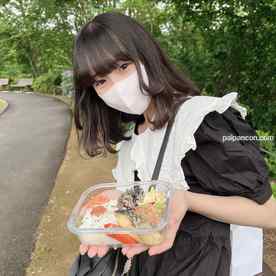 FC2-PPV-4573382 - 顔出し！3日間限定！自分の変態具合に目覚めはじめ快楽への好奇心が隠せない専門生！野外で口の中に出された体液を一滴残らず笑顔で飲み干す彼女をさらに密室に連れ込みスレンダーな身体に生中出し！！ cover.jpg