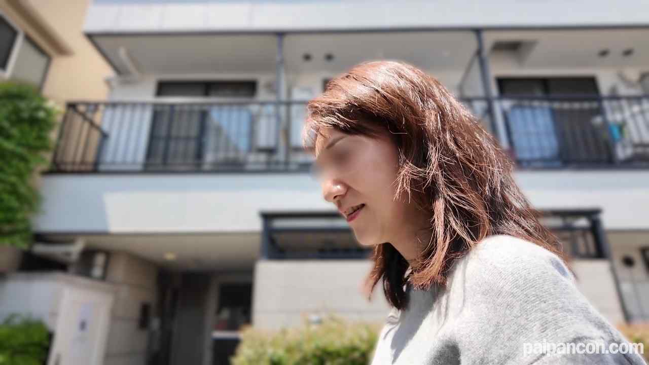 FC2-PPV-4740836 - 【無修正ｘ個人撮影】レンタル奥さん！どこにでもいそうな主婦をチョイス！お弁当デートから密会に誘ってみたら、快諾！脱いだらナイスバディな人妻だったｗ thumbnail_1.jpg