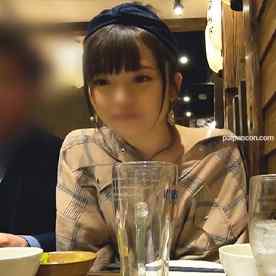 FC2-PPV-4800673 - 背伸びして大人ぶってる小生意気女子大生 はるちゃん（２４）学費のために涙目になりながら、がんばって逆ナンパ 紳士のデカちんぽが華奢の身体に突き刺さる cover.jpg