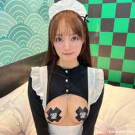 FC2-PPV-4946318 - 色白ボディと美乳を兼ね備えた爆美女！今日は小悪魔ではなくメイドに変身！？どんなお願いも聞いてくれて献身的に尽くす姿に ココロもチンポも大満足♡